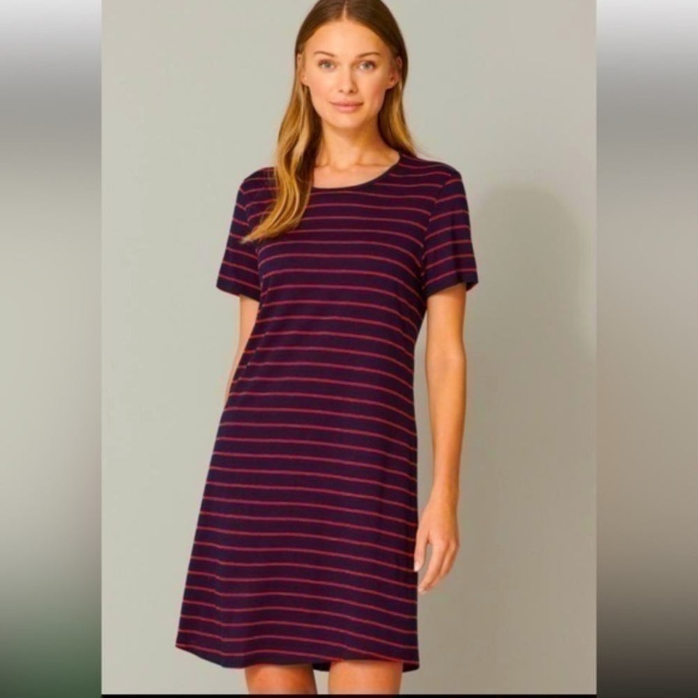 BCBG striped casual tshirt dress in new condition. Stretch quality material.